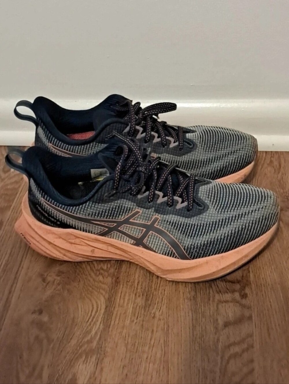 Women's ASICS Novablast 3, Size 10
